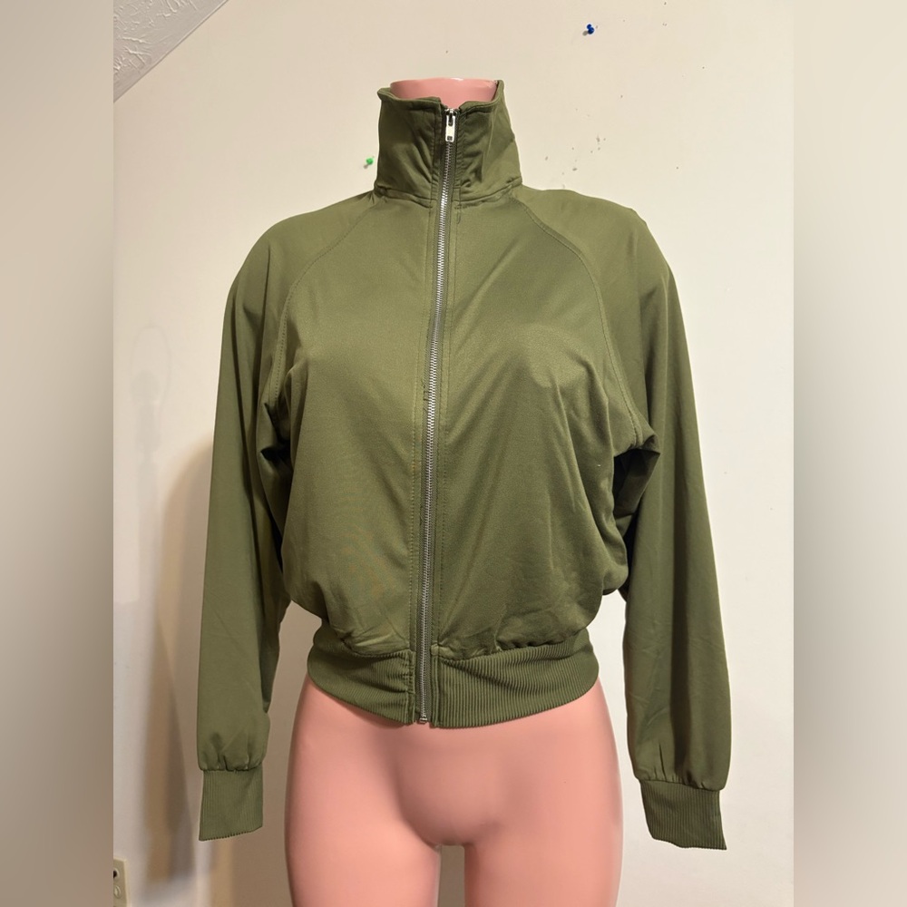Sunday Retreat Women’s Medium Olive Green jacket high‎ neck crop bomber NWT